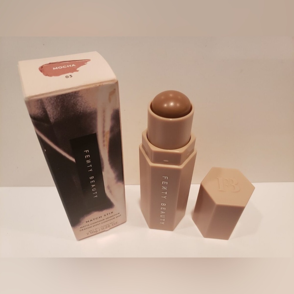 Fenty Beauty by Rihanna
Match Stix Matte Contour Skinstic🤎🤎🤎